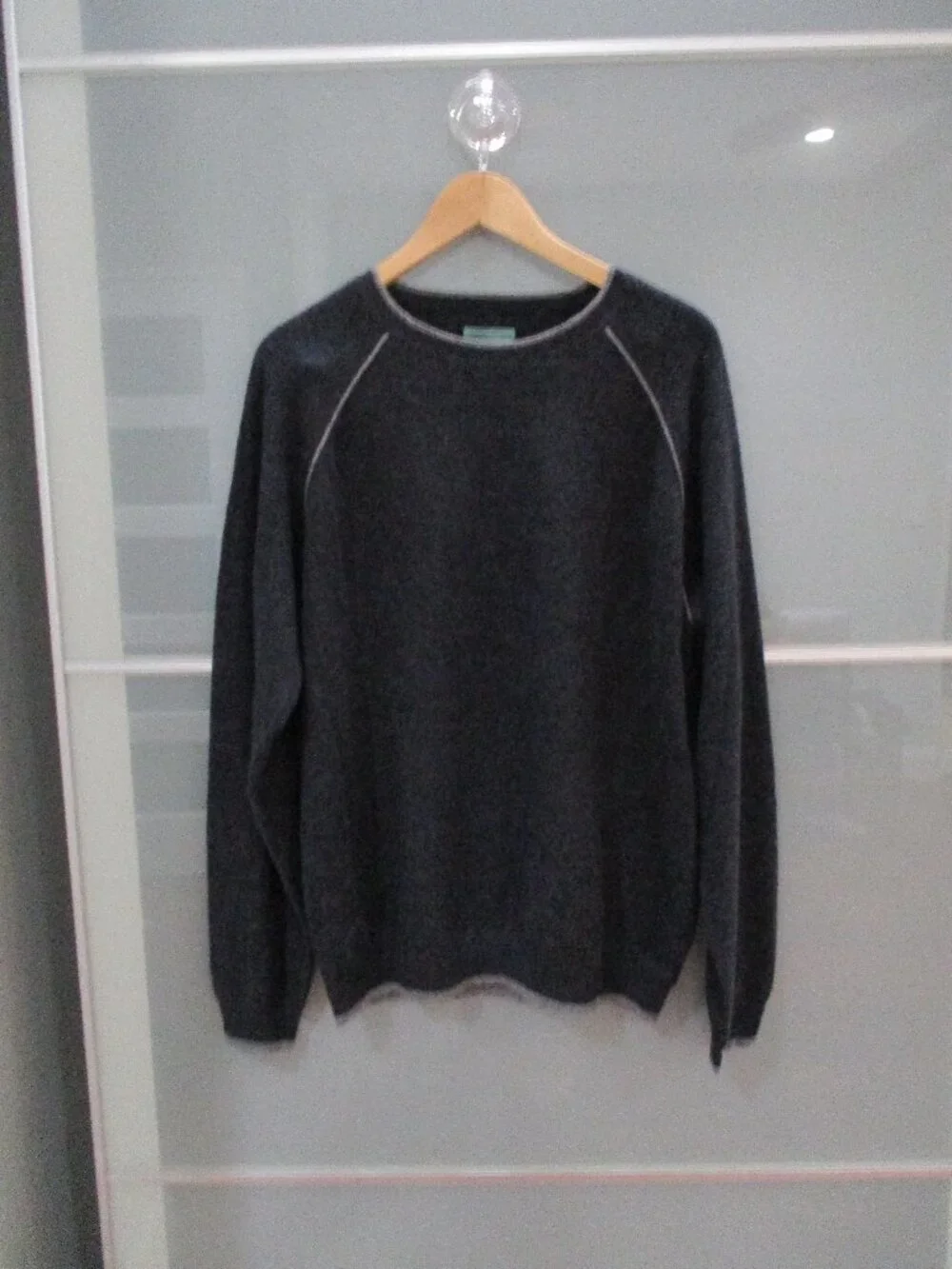 Hammacher Schlemmer Charcoal Gray 100% Cashmere Sweater
